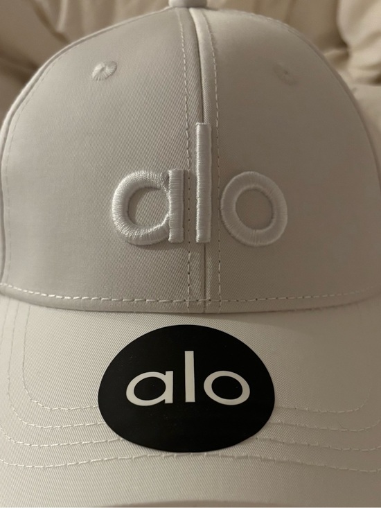 Alo Yoga White Embroidered Logo Baseball Hat New One Size main image 10